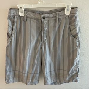 Lululemon Commission Classic-Fit Short 10”- Gray & tan Plaid Pattern size 34